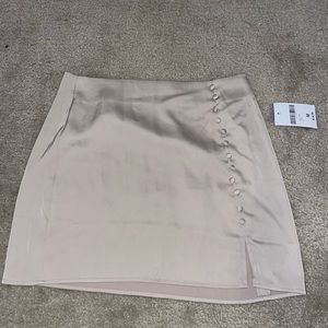 New with tags sill skirt